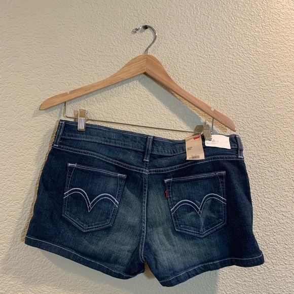 Women’s shorts - Picture 2 of 4